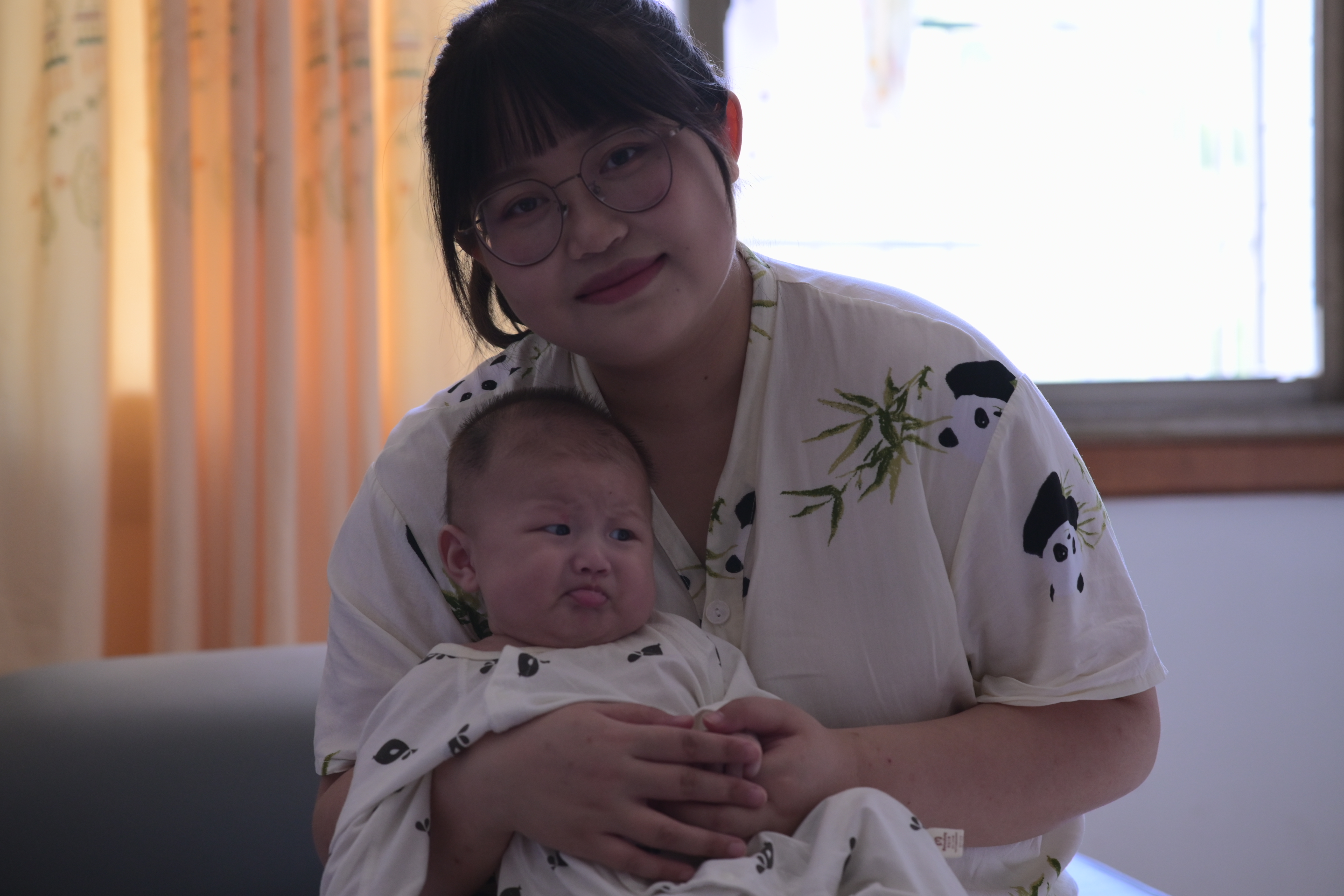 没头脑和不高兴！